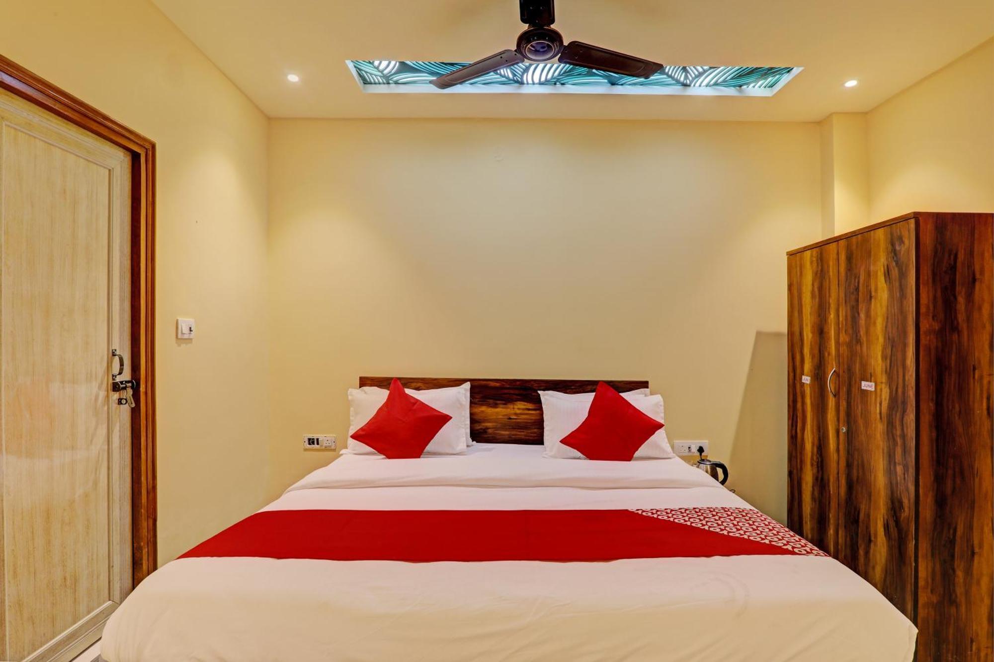 Super Hotel O Royal Regency Palace Gorakhpur Exterior photo
